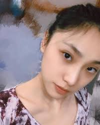 网红June Liu刘玥摘掉眼镜的美照高清自拍颜值爆表