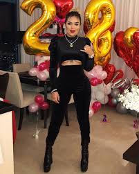 Esposa de ozuna advierte a familia de kevin fret que necesitaran suerte siguenos en instagram @adiccionmusicalrd_. 1 726 Me Gusta 9 Comentarios Karol G â„¹ Karolgofcl En Instagram Momentos Inolvidables Los Amo Familia Karolg Anu Fashion Nova Latina Girls Fashion