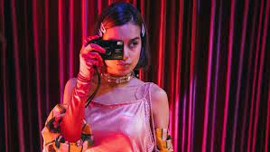 Diskoria Laleilmanino Eva Celia Chrisye Single Review In 2021 Lagu Kreatif Lirik