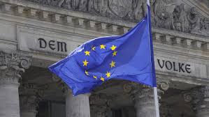 Beschließt der bundesrat den einspruch mit absoluter mehrheit (insgesamt hat der bundesrat 69 stimmen, absolute mehrheit = 35 stimmen, zweidrittelmehrheit = 46), kann der einspruch nur mit der absoluten mehrheit im bundestag (mehrheit der mitglieder = kanzlermehrheit) abgewiesen werden. Bundesrat Approves Lisbon Reform Treaty The Local