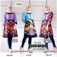 Ada banyak pilihan baju panjang yang bisa anda temukan di situs belanja online, elevenia sebagai situs belanja online terlengkap di indonesia seperti erquin, wrinkle. 30 Model Baju Sasirangan Rajut Fashion Modern Dan Terbaru 2021 Pusat Mukena Com Jual Mukena Model Terbaru 2021