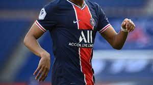 Alors qu'il reste encore trois journées de championnat en serie a, l'ac milan prépare déjà la saison prochaine en dévoilant son nouveau maillot domicile. Un Premier Petit Apercu Du Maillot Du Psg 2022 23 Fuite