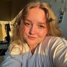 I just enjoy to walk around my HOUSE FULLY NAKED.. DON'T JUDGE ME FOR  THAT🍑🤲