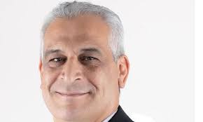 الدتور محمد صلاح سعيد سليمان وزير الدولة للانتاج الحربي .