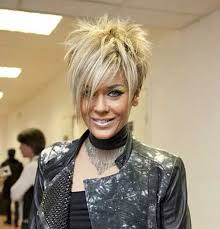 This short choppy layered hair is a fun flirty platinum textured bob. 2018 Must See Choppy Short Haircuts