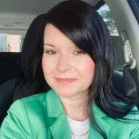 Elizabeth Halfhill's Instagram, Twitter & Facebook