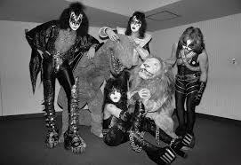 KISStory/December 18, 1974 #KISS...