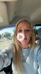 Clarissa Singleton's Instagram, Twitter & Facebook