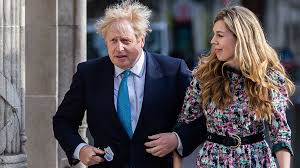 In einer geheimen zeremonie hat der britische premierminister boris johnson (56) seine verlobte carrie symonds (33) geheiratet. Britischer Premier Johnson Heiratet In Katholischer Kathedrale Kirche Leben