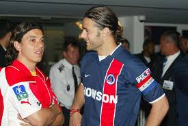 Au centre de cet imbroglio, omar da fonseca, fan de lionel messi, est prêt à accueillir la pulga en france. Paris And Argentina It S A Match Paris Saint Germain