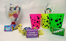 Muchas veces nos pasa que no se nos ocurre una idea linda y original para regalar a un amiga o amigo en su día. Regalos Para El Dia Del Amigo Ideas Y Manualidades Para Festejar Mujeres Femeninas