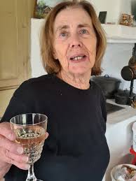 Idag firar vi vår 27:nde bröllopsdag med god middag och skumpa.