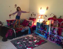 Pin By Amy Cawvey On Monster High Monster High Room Monster High Bedroom Monster High House