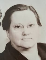 I'm excited to join this group! I'm a descendant of Breckenridge Gwinn. My  grandmother was Ocie Gwinn Phillips and my dad was Clyde Huston Phillips.  Two of the pictures are of Ocie