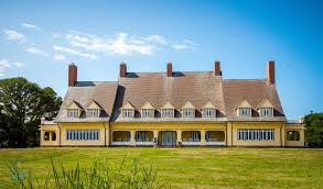 Coral walkway off lighthouse drive. Corolla Real Estate