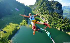 Hasil gambar untuk FOTO Bungee Jumping