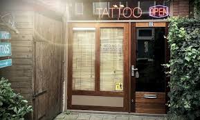 Een tattoo is een eeuwige herinnering. Op Zoek Naar Een Tattoo Shop In Den Haag Check Onze Toplijst