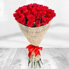 Valentine flowers delivery send your love on valentine day by sending flowers online.order valentine's day flowers online from winni, and send it online. Send Red Roses To India Gift Anniversary Roses Online Birthday Flowers Jack And Gill