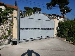 Transformer portail battant en coulissant. Portail Coulissant Aluminium Sur Mesure Motorise A Marseille Automatismes Portail Porte De Garage Controle D Acces Marseille Technosud