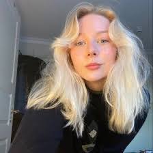 Isabelle Nagy's Instagram, Twitter & Facebook