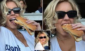 Kelly Clarkson helps the community of Lake Charles, Louisiana rebuild after  2020 hurricanes