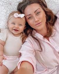 Jessica Rix's Instagram, Twitter & Facebook