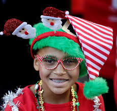 Costumed runners take part in San Jose "Santa Run"