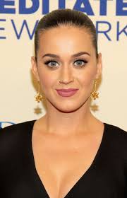 Especially when paired with exaggerated brown smoky eyes and a series of dramatic black and blonde wigs. Pin On Katy Perry