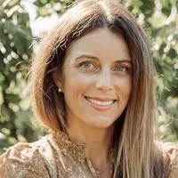 Laura Boller's Instagram, Twitter & Facebook