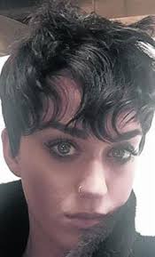 Katy Perry es talla la melena