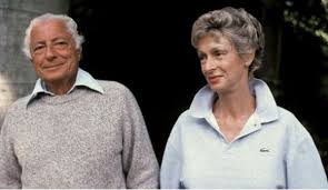 La dinastia degli agnelli e la storia dell'italia sono legate a doppio filo a partire dall'inizio del xx secolo. La Vita Disgraziata Di Marella Agnelli Un Marito Cocato Un Figlio Che Si Suicida Una Figlia Che Cronache