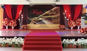 Hari anugerah cemerlang 2017 hiasan pentas dan backdrop latar pentas stage decorations eid decoration diy and crafts. Pendidik2u Part 1 2017 Koleksi Hiasan Pentas Hari Facebook