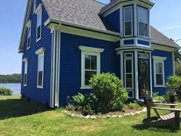  image of blue house