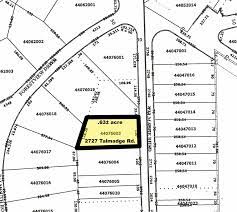 On a standard residential street, you can expect to see rectangles all about the same size lined up on each side of the street, which signify each privately owned property. Plat Wikipedia