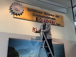 Aufnahmen der drachenfelsbahn (deutschlands ältester zahnradbahn), welche von königswinter hinauf zum drachenfels fährt. Drachenfels Konigswinter Zahnradbahn Knackt 3 Millionen Kilometer Marke Express De