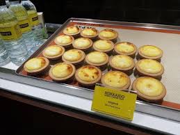 There is no way i could get any hokkaido cream cheese here, so i used philadelphia cream cheese, mascarpone cheese, parmesan cheese and salted butter instead, as well as fresh milk and eggs. Baby Size Tarts Picture Of Hokkaido Baked Cheese Tart Kuala Lumpur Tripadvisor