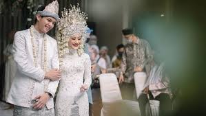 Jan 24, 2019 · nah gambar seterusnya yaitu gambar seputar sdit al kahfi kembangkan kreativitas siswa lewat pensi yang dapat anda jadikan wawasan hal ini karena di bali ada banyak sekali daerah wisata yang bisa di kunjungi serta terlebih lagi bali memiliki beragam alam yang sesuai untuk dilaksanakannya kegiatan kebersamaan berupa outbound. 7 Inspirasi Gaun Pengantin Ala Selebgram Mewah Hingga Syar I