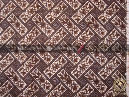 Menurut danoebroto (2011), bentuk geometri yang dapat dijumpai pada batik berupa titik, garis dan bidang datar. Kain Batik Motif Klasik Anyaman Thebatik Co Id