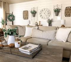 25 Gorgoeus Shabby Chic Farmhouse Living Room Decor Ideas From Front Door To Porch To Yard Farmhouse Decor Living Room Chic Living Room Farm House Living Room