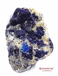 Ingiltere De Buyuk Bir Temel Renk Terimine Donustu Bunun Yerine Orta Cag Latince Lazurum Kelimesi Ve Karsilik Gelen Vernacular T Dogal Taslar Sifali Taslar