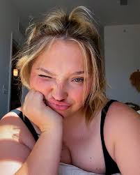 Celeste Howard (@celesteh0ward) • Instagram photos and videos