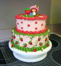 Strawberry shortcake cake is very popular for celebrating birthdays & christmas in japan. Strawberry Birthday Cakes