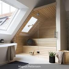 Dachgeschoss Einbau Einer Holzsaune Mit Glasfront Im Badezimmer Die Gesamte Wohnstory Auf Roomido Com Room Modernes Loft Badezimmer Innenausstattung Wohnung