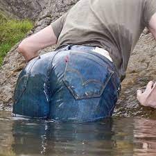 (in reply to this) i wrestled a guy many years ago, met at his place, him in levis, me in wranglers, both said we would wear button down dress shirts, barefoot, locked up before the door shut and we hit a few walls, stepped on some feet, grabbed shirts and buttons went flying around, the shirts did end. Wet In Mud Overalls Levis Jeans Bild 185 Fly 737 Flickr