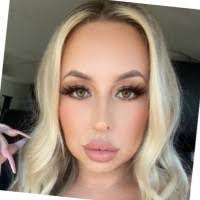 Cher Bell's Instagram, Twitter & Facebook