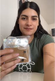 Empacando un Pedido Especial de Joyería