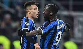 Lukaku court derrière lautaro ©maxppp. Lukaku Puts In An Altar Lautaro And Looks Forward To Follow To His Side
