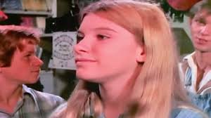 The Waltons ~ Mary Ellen❤️ wants to buy A Super Deluxe Beauty Kit from Ike  Godsey