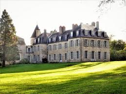 From wikimedia commons, the free media repository. Sept Chateaux A Acheter Pour Le Prix D Un Bel Appartement Familial A Paris Challenges