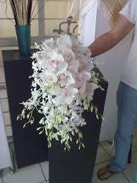 Seguridad, garantia y calidad, en florerias online tampa enviamos lo mejor para que tus seres queridos te sientan muy cerca. Ramo Orquideas Floreria Michelle Silk Flower Wedding Bouquet Flower Bouquet Wedding Wedding Flower Arrangements